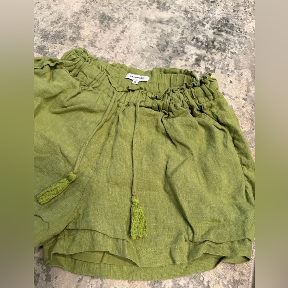 Green Linen-Blend Athletic Shorts with Drawstring Tassels